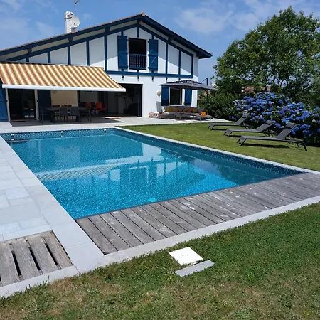 Fleurs Semesterbostad *