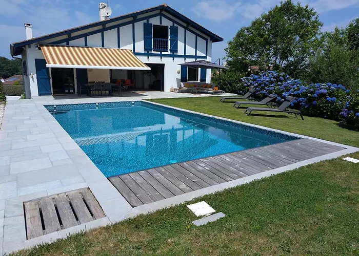 Fleurs بيت للعطل *